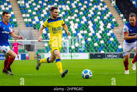 Fotos von Linfield vs. Dungannon Swifts in der Premiership der Danske Bank am Samstag, den 30.. Oktober 2021 im Windsor Park, Belfast. Stockfoto