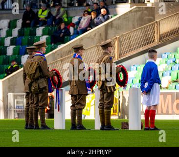 Fotos von Linfield vs. Dungannon Swifts in der Premiership der Danske Bank am Samstag, den 30.. Oktober 2021 im Windsor Park, Belfast. Stockfoto