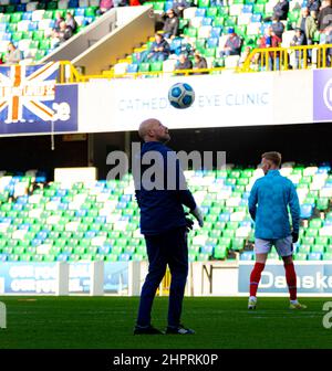 Fotos von Linfield vs. Dungannon Swifts in der Premiership der Danske Bank am Samstag, den 30.. Oktober 2021 im Windsor Park, Belfast. Stockfoto