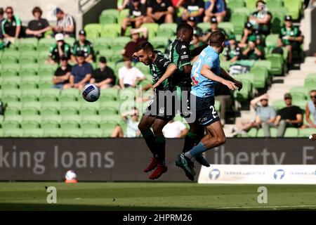 Melbourne, Australien, 23. Februar 2022. Max Burgess vom Sydney FC führt den Ball beim A-League-Fußballspiel zwischen Western United und dem Sydney FC im AAMI Park am 23. Februar 2022 in Melbourne, Australien, an. Kredit: Dave Hewison/Speed Media/Alamy Live Nachrichten Stockfoto