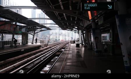 Chong Nonsi Station BTS Skytrain Station, Silom Line im Bang Rak District, Bangkok, Thailand. Stockfoto