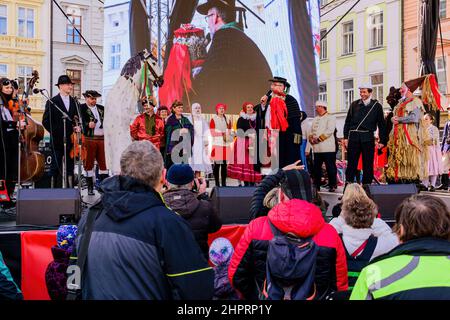 Traditionelle Rechtsübergabe beim Karnevalsfest Stockfoto