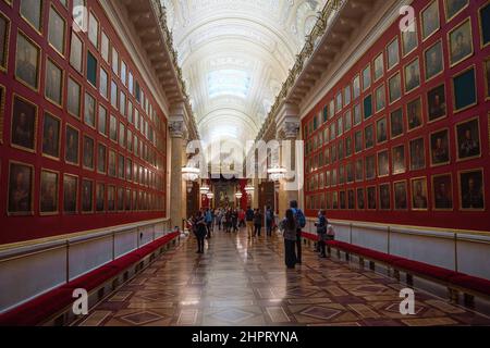 SANKT PETERSBURG, RUSSLAND - 17. FEBRUAR 2022: Galerie zu Ehren des Vaterländischen Krieges von 1812 und der Auslandskampagne von 1813-14 im Winterpalast Stockfoto