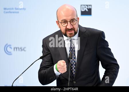 München, Deutschland. 20th. Februar 2022. Charles Michel, Präsident des Europäischen Rates, tagt einen Sondergipfel über die Ukraine-Krise. Quelle: Tobias Hase/dpa/Alamy Live News Stockfoto