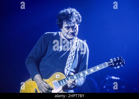 Jimmy Page und Robert Plant leben in Forest National im dezember 1998 in Gent | Jimmy Page et Robert Plant en concert A Forest National le 01 decembr Stockfoto