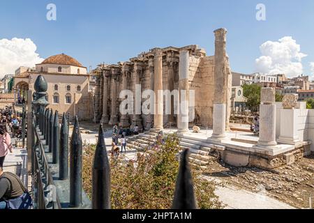 Athen, Griechenland. Hadrians Bibliothek, ein römisches Forum mit einem Propylon korinthischer Ordnung auf der Nordseite der Akropolis von Athen Stockfoto