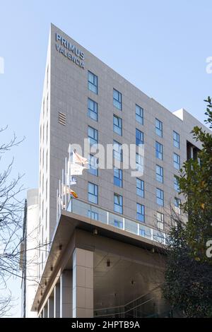 VALENCIA, SPANIEN - 22. FEBRUAR 2022: Das Primus Hotel ist ein sehr gut gelegenes Hotel in der Stadt Valencia Stockfoto