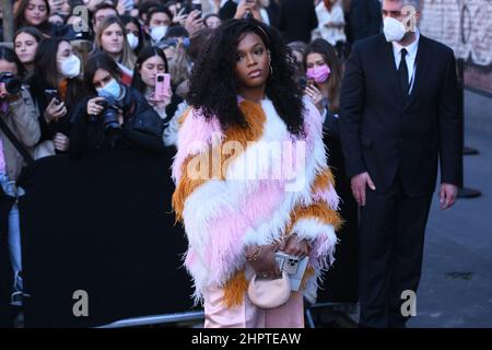 Mailand, Italien. 23rd. Februar 2022. Mailand, Mailand Fashion Week, Frauen Herbst Winter 2022. Mailand, Damenmode, Herbst Winter 2022. Fendi, Ankunft im Bild: Gast Kredit: Unabhängige Fotoagentur/Alamy Live News Stockfoto