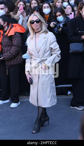 Mailand, Italien. 23rd. Februar 2022. Mailand, Mailand Fashion Week, Frauen Herbst Winter 2022. Mailand, Damenmode, Herbst Winter 2022. Fendi, Ankunft im Bild: Gast Kredit: Unabhängige Fotoagentur/Alamy Live News Stockfoto