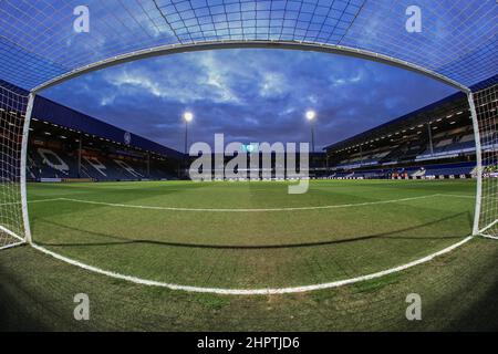 London, Großbritannien. 23rd. Februar 2022. Eine allgemeine Ansicht des Kiyan Prince Foundation Stadions vor diesem Abend Sky Bet Championship Fixture, Queens Park Rangers gegen Blackpool in London, Vereinigtes Königreich am 2/23/2022. (Foto von Mark Cosgrove/News Images/Sipa USA) Quelle: SIPA USA/Alamy Live News Stockfoto