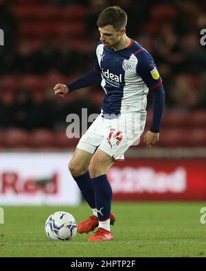 MIDDLESBROUGH, GROSSBRITANNIEN. FEB 22nd Jayson Molumby von West Bromwich Albion während des Sky Bet Championship-Spiels zwischen Middlesbrough und West Bromwich Albion am Dienstag, den 22nd. Februar 2022 im Riverside Stadium, Middlesbrough. (Kredit: Mark Fletcher | MI News) Kredit: MI Nachrichten & Sport /Alamy Live News Stockfoto