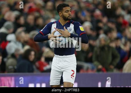 MIDDLESBROUGH, GROSSBRITANNIEN. FEB 22nd Darnell Furlong von West Bromwich Albion während des Sky Bet Championship-Spiels zwischen Middlesbrough und West Bromwich Albion am Dienstag, den 22nd. Februar 2022 im Riverside Stadium, Middlesbrough. (Kredit: Mark Fletcher | MI News) Kredit: MI Nachrichten & Sport /Alamy Live News Stockfoto
