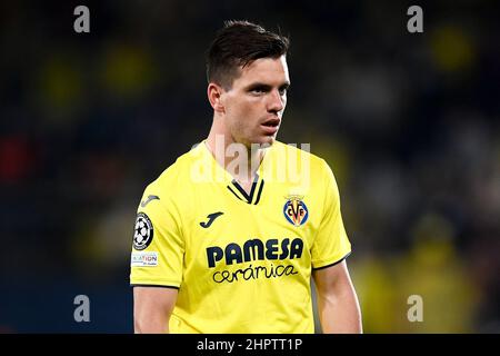 Villarreal, Spanien. 22. Februar 2022. Giovani Lo Celso von Villarreal CF ist während des UEFA Champions League-Spiels von 16 Fußballspielen mit der ersten Etappe zwischen Villarreal CF und Juventus FC gestikuliert. Kredit: Nicolò Campo/Alamy Live Nachrichten Stockfoto