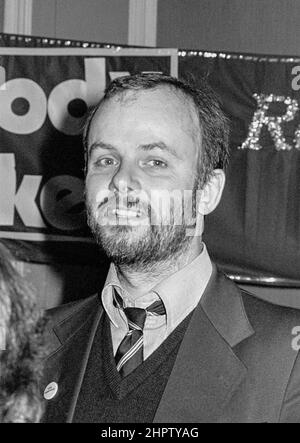 Der englische DJ John Peel, OBE, bei der Preisverleihung der Melody Maker-Umfrage 1979 in London. Richtiger Name John Ravenscroft. Stockfoto