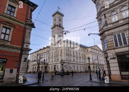 Lviv, Ukraine 23. februar 2022. Gesamtansicht des Ratusha-Ratusha-Ratschaus von Lviv. Stockfoto