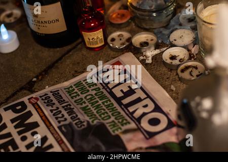 Acton, London, England. 22nd. Februar 2022. Ehrungen an Jamal Edwards an einer Gedenkstätte in Acton nach seinem Tod. Kredit: Jessica Girvan/Alamy Live Nachrichten Stockfoto