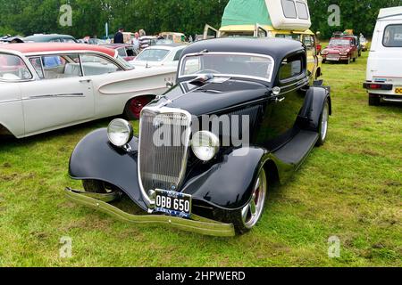 Westbury, Wiltshire, Großbritannien - 5 2021. September: Ein 1934 Ford V8 Modell 40, 3 Fenster Coupé auf der White Horse Classic und Vintage Vehicle Show 2021 Stockfoto