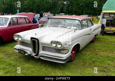 Westbury, Wiltshire, Großbritannien - 5 2021. September 1958:A Ford Edsel Pacer 2-Türer auf der White Horse Classic and Vintage Car Show 2021 Stockfoto