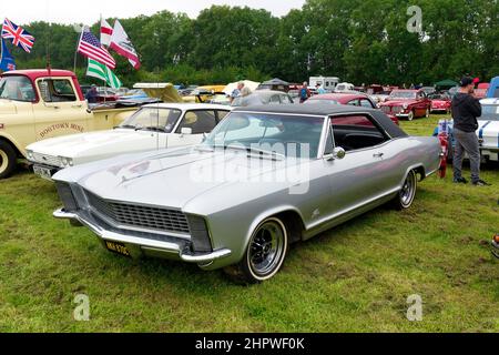 Westbury, Wiltshire, Großbritannien - 5 2021. September: Ein Buick Riviera 1965 auf der White Horse Classic and Vintage Car Show 2021 Stockfoto