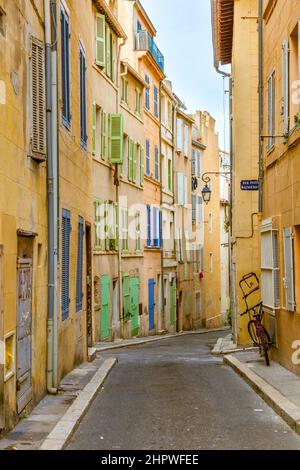 Blick auf das historische Viertel Le Panierin Marseille in Südfrankreich Stockfoto