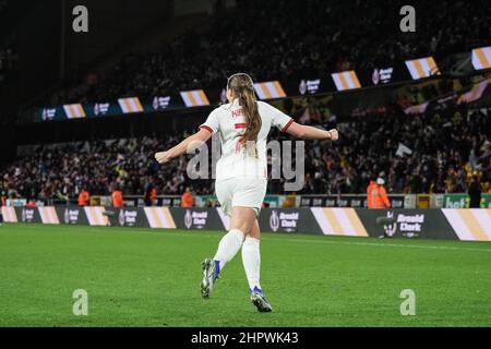 Wolverhampton, Großbritannien. 23rd. Februar 2022. Wolverhampton, England, Februar Fran Kirby (7 England) feiert das dritte Tor Englands während des Arnold Clark Fußballspiels zwischen England und Deutschland im Molineux Stadium in Wolverhampton, England Natalie Mincher/SPP Credit: SPP Sport Press Photo. /Alamy Live News Stockfoto