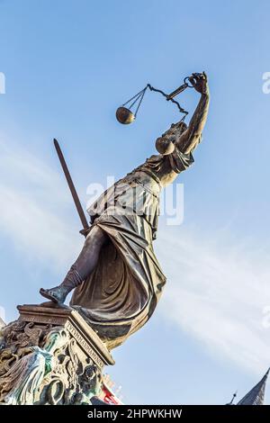 Statue von Dame Justiz (Justitia) in Frankfurt, Deutschland Stockfoto