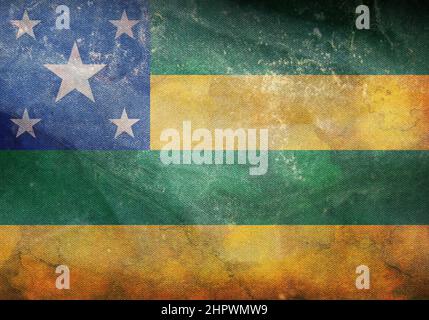 Draufsicht auf die Retro-Flagge Sergipe, Brasilien mit Grunge-Textur. Brasilianischer Patriot und Reisekonzept. Kein Fahnenmast. Ebenendesign, Layout. Hintergrund markieren Stockfoto