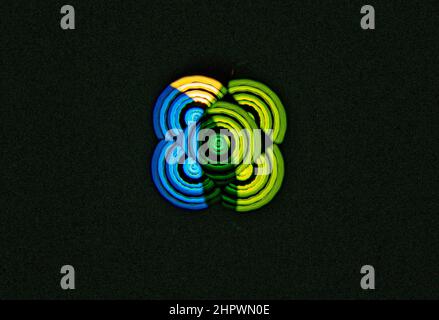 Kreisel, dunkler Hintergrund, geometrische Form, abstrakte Figuren, Lichtspiel, Bewegung, Pendelfotografie, Baden-Baden, Baden-Württemberg Stockfoto