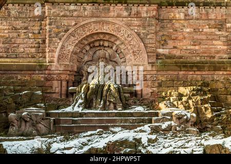 Wilhelm I.-Denkmal auf Kyffhaeuser Berg Thüringen, Deutschland unter blauem Himmel Stockfoto