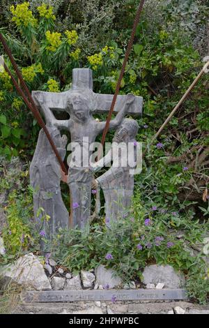 Skulpturen auf der Via crucis, Taormina, Sizilien, Italien Stockfoto