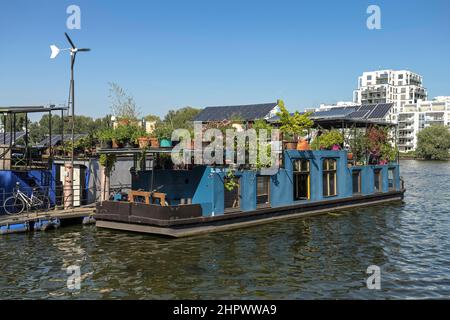 Hausboot, Steg, Treptower Park, Treptow-Koepenick, Berlin, Deutschland Stockfoto