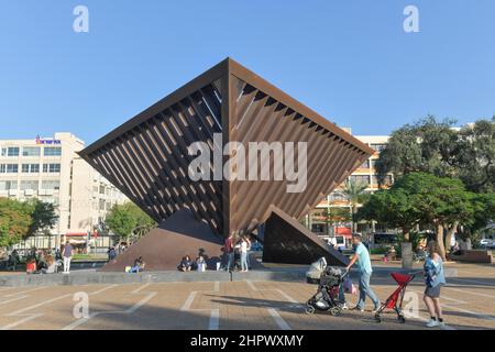 Skulptur von Yigal Tumarkin als Holocaust-Mahnmal, Izhak Rabin Square, Tel Aviv, Israel Stockfoto