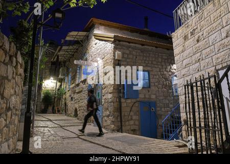 Passanten, Kikar-Kosov-Synagoge, Altstadtallee, Safed, Israel Stockfoto