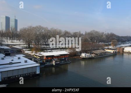 Belgrad: Verschneite Ufer der Save im Winter Stockfoto