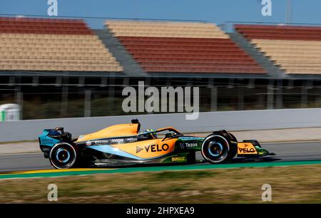 Barcelona, Spanien, 23/02/2022, 04 NORRIS Lando (gbr), McLaren F1 Team MCL36, Aktion während der Vorsaison-Rennbahn vor der FIA Formel-1-Weltmeisterschaft 2022, auf dem Circuit de Barcelona-Catalunya, vom 23. Bis 25. Februar 2022 in Montmelo, bei Barcelona, Spanien - Foto DPPI Stockfoto