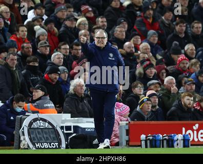 Liverpool, England, 23rd. Februar 2022. Marcelo Bielsa Manager von Leeds United während des Spiels in der Premier League in Anfield, Liverpool. Bildnachweis sollte lauten: Darren Staples / Sportimage Stockfoto