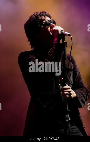 Julian Casablancas - The Strokes, V2004, Hylands Park, Chelmsford, Essex, Großbritannien - 22. August 2004 Stockfoto