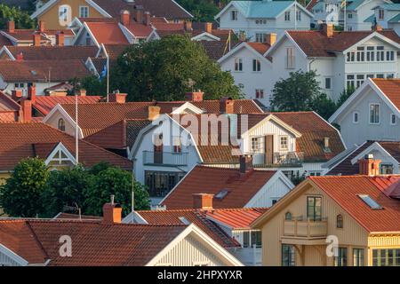 City Rooftop Blick auf die Küstengemeinde Marstrand Island Archipel. Stockfoto