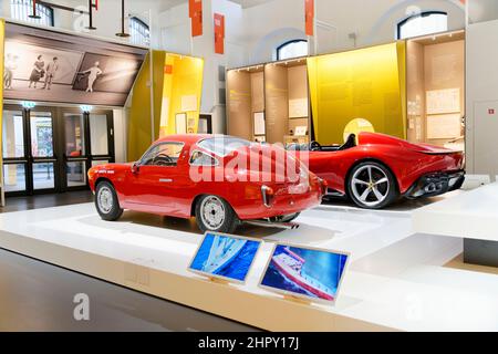 Abarth 1000 Bialbero Zagato und Ferrari Monza barchetta SP1, ADI Design Museum, Compasso d'Oro, Mailand, Lombardei, Italien, Europa Stockfoto