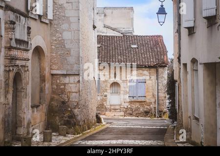 Magisches kleines altes Haus in Cognac, Charante, frankreich Stockfoto