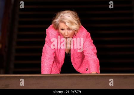 Emma Thompson bei der Premiere von „Good luck to you, Leo Grande“ während der Berlinale 72nd im Friedrichstadtpalast am 12. Februar 2022 in Berlin. Stockfoto