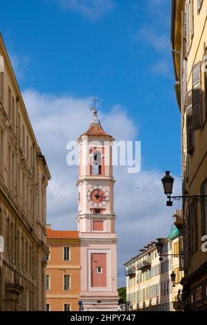 Der Uhrenturm des Rusca-Palastes auf dem Platz des Justizpalastes in Nizza, Frankreich Stockfoto