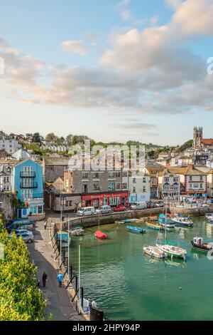 Blick über Brixham an der Küste von Torbay, Devon, England, Großbritannien Stockfoto