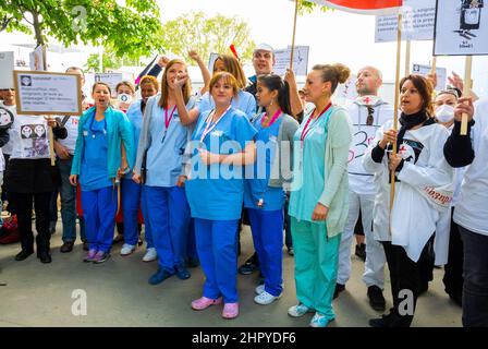 Paris, Frankreich, Gesundheitsarbeiter, Krankenschwestern Demonstration gegen Schließung der Notaufnahme im Krankenhaus Hotel Dieu, 2013, Massenprotest Stockfoto