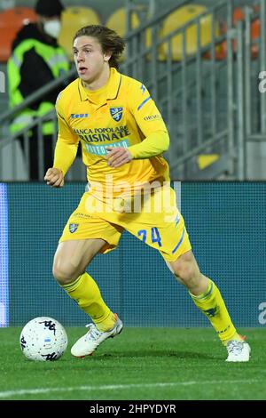 Frosinone, Italien. 23rd. Februar 2022. Alessio Zerbin von Frosinone während des Fußballspiels der Serie B im Stadio Benito Stirpe, Frosinone gegen Reggina am 23. Februar 2022 in Frosinone, Italien. (Foto: AllShotLive/Sipa USA) Quelle: SIPA USA/Alamy Live News Stockfoto