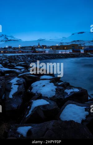 Landschaftlich schöner Blick auf den Hafen von Grundarfjordur auf der Halbinsel Snaefelsness, Island Stockfoto