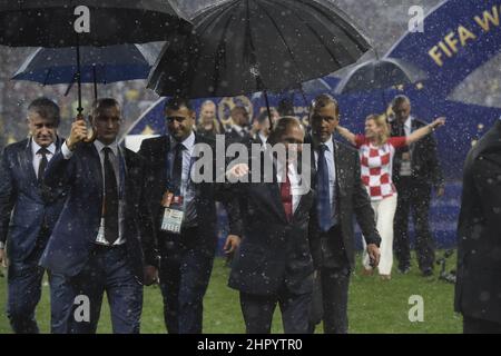 Moskau – Russland 20. August 2018, Präsident von Russland, Wladimir Putin, während der Verleihung des World Cup Champion Trophy Award an der Seite von FIFA-Präsident Giann Stockfoto