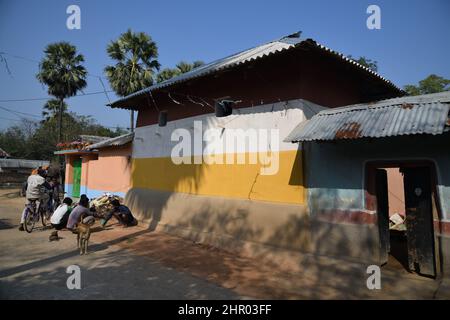 Pearson Pally. Das Santali-Stammesdorf bei Visva-Bharati. Santiniketan, Bolpur, Birbhum, Westbengalen, Indien. Stockfoto