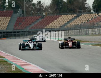 24th. Februar 2022, Circuit de Catalunya, Barcelona, Formel 1 Testfahrten 2022 in Barcelona, im Bild George Russel (GBR), Mercedes-AMG Petronas Formula One Team, Charles Leclerc (MCO), Scuderia Ferrari, Pierre Gasly (FRA), Scuderia AlphaTauri Stockfoto
