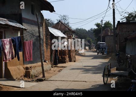 Pearson Pally. Das Santali-Stammesdorf bei Visva-Bharati. Santiniketan, Bolpur, Birbhum, Westbengalen, Indien. Stockfoto